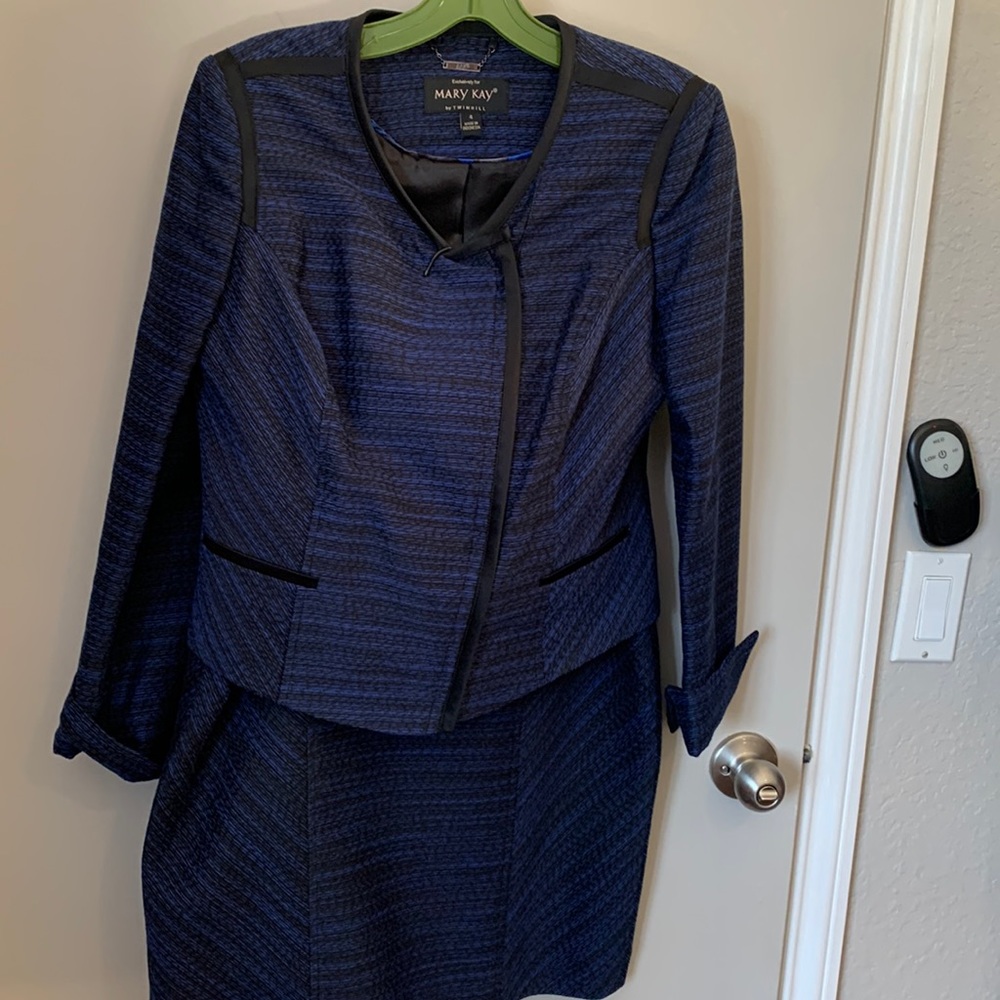 By TwinHill formal suit jacket & skirt blue & black size 4 petite